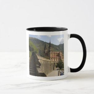 Tasse Basilique de Covadonga, nord-ouest de l'Espagne.