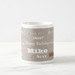 Tasse beige de mari de joyeux anniversaire de Mike