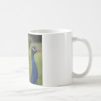 Tasse blanche classique photo de paon
