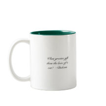 Tasse blanche de chat de cheveux courts avec le
