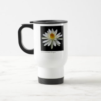 Tasse blanche de voyage de nénuphar
