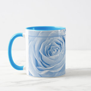 Tasse Bleu-clair savoureux de photo florale s'est levé