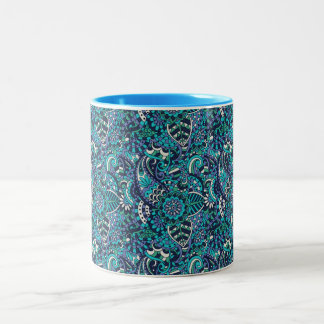 Tasse bleue et pourpre colorée de motif de Paisley