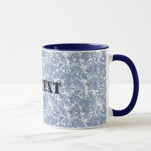 Tasse Camouflage bleu ciel numérique (éclairé) (Droite)