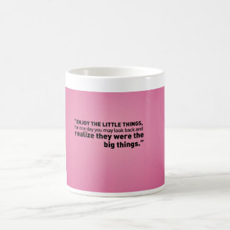 Tasse classique blanche avec la citation