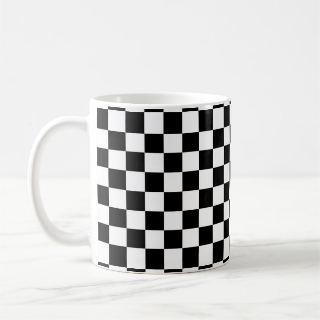 Tasse classique Checkered noire et blanche (Gauche)