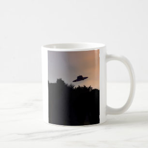 Tasse classique de la soucoupe volante 2