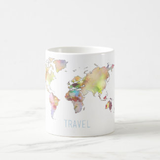 Tasse colorée de carte du monde de voyage