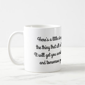 Tasse courte de poème pour le café de matin