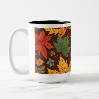 tasse dans les feuilles d'automne