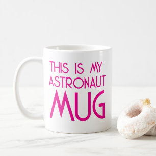 Tasse d'astronaute rose chaud moderne
