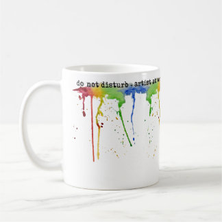 Tasse de *Artist* d'arc-en-ciel d'aquarelle
