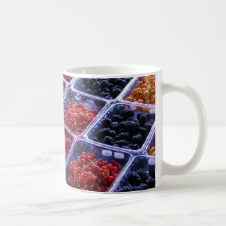 Tasse de baies d'été