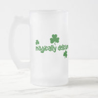 Tasse de bière givrée comme par magie délicieuse