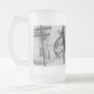 Tasse de bière givrée du monteur de lignes