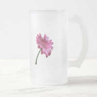 Tasse de bière givrée par marguerite de Gerbera