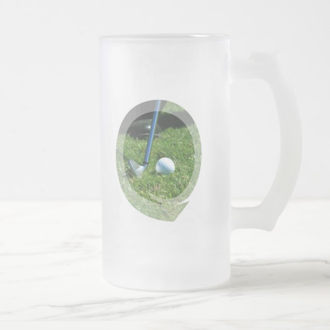 Tasse de bière givrée par putt de golf (Droit)