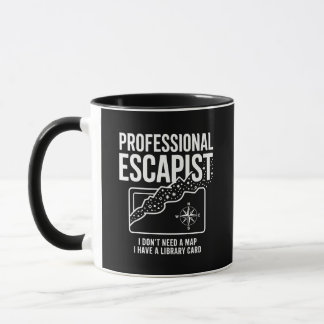Tasse de café avec carte de bibliothèque d'évasion