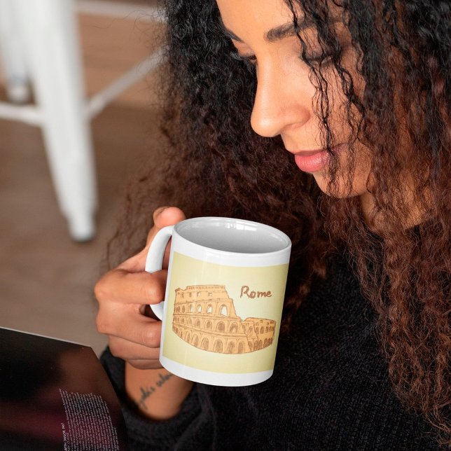 Tasse de café avec croquis du Colosseum de Rome (Créateur téléchargé)