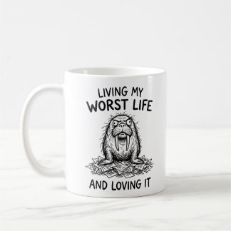 Tasse de café avec un morse grincheux drôle
