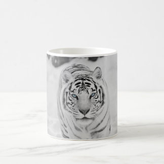 Tasse de café blanche de tigre
