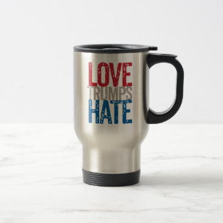 Tasse de café de haine d'atouts d'amour
