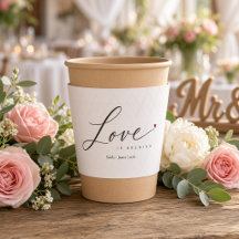 Tasse de café de mariage "L'amour est en train de