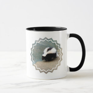 Tasse de café mignonne de mouffette