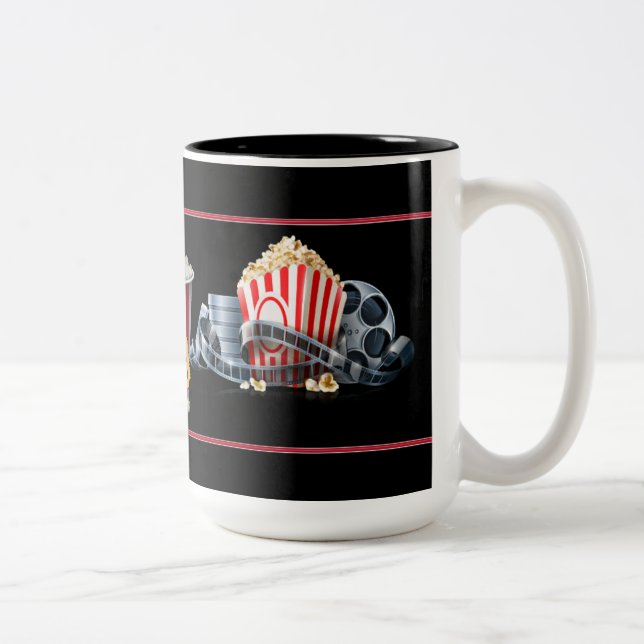Tasse de café noir de maïs éclaté de soirée cinéma (Droit)