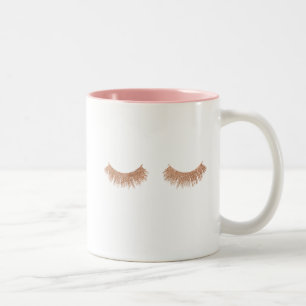 Tasse de café rose chic de cils d'or