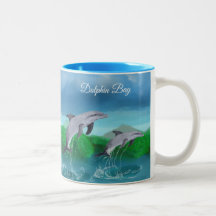 Tasse de café tropicale de baie de dauphin par