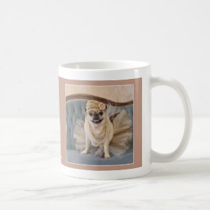 Tasse de carlin de tutu par des carlins et des