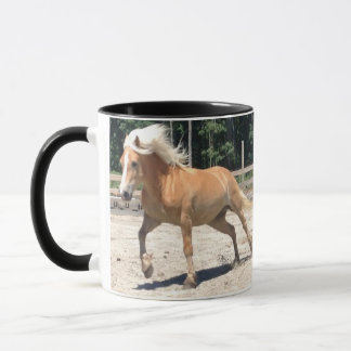 Tasse de cheval de Haflinger