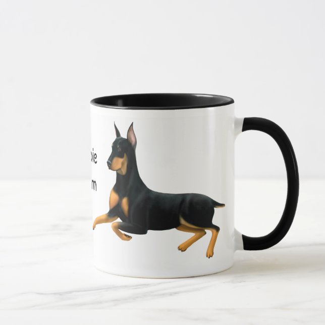 Tasse de chien de Pinscher de dobermann de maman (Droite)