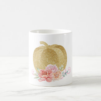 Tasse de citrouille, rose et tasse d'or