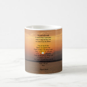Tasse de coucher du soleil de prière de sérénit