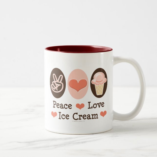Tasse de crème glacée d'amour de paix (Droit)