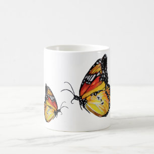 Tasse de drawingWhite d'aquarelle de papillon