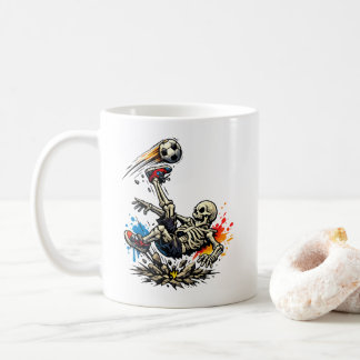 Tasse de football à coup de pied de vélo squelette