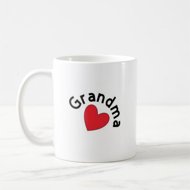 Tasse de grand-maman avec le coeur rouge (Gauche)