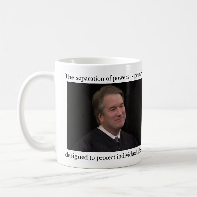 Tasse de Kavanaugh de justice (PHH Corp.) (Gauche)