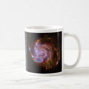 Tasse de la galaxie M101 en spirale