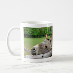 Tasse de l'âne triste et solitaire