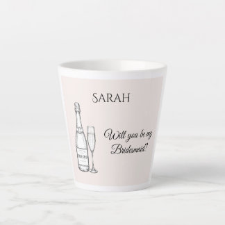 Tasse de latte pour la demande de demoiselle d'hon