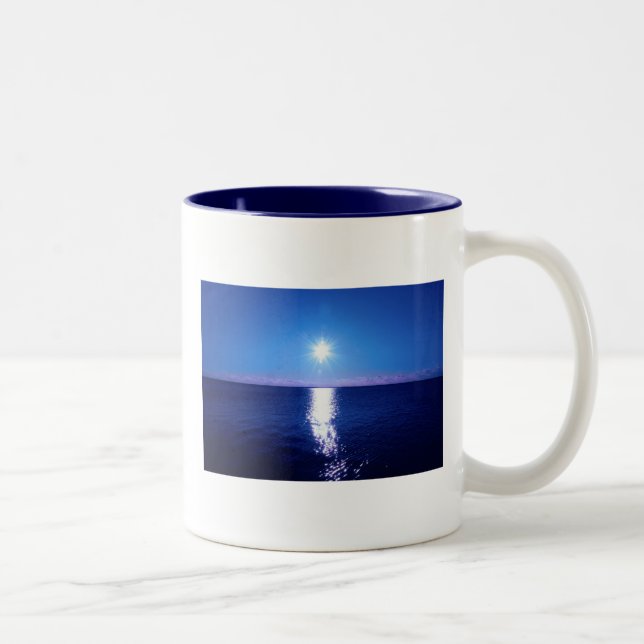 Tasse de lever de soleil de matin (Droit)