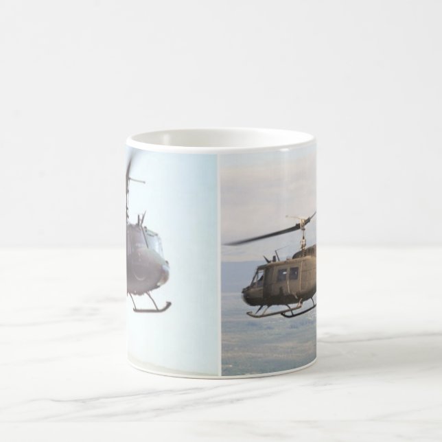 Tasse de l'Iroquois UH-1 (Centre)