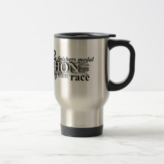 Tasse de marathon par des bijoux et des