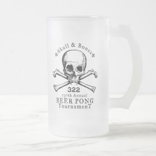 Tasse de puanteur de crâne et de bière d'os