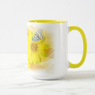 Tasse de Refelcted de marguerites