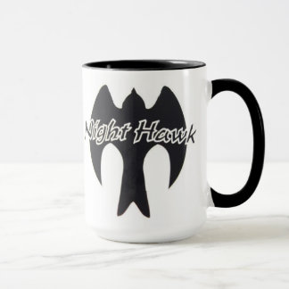 Tasse de soupe à faucon de nuit